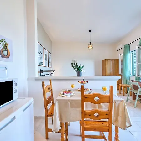 Dolphin Apartment *