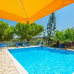Dolphin Apartman